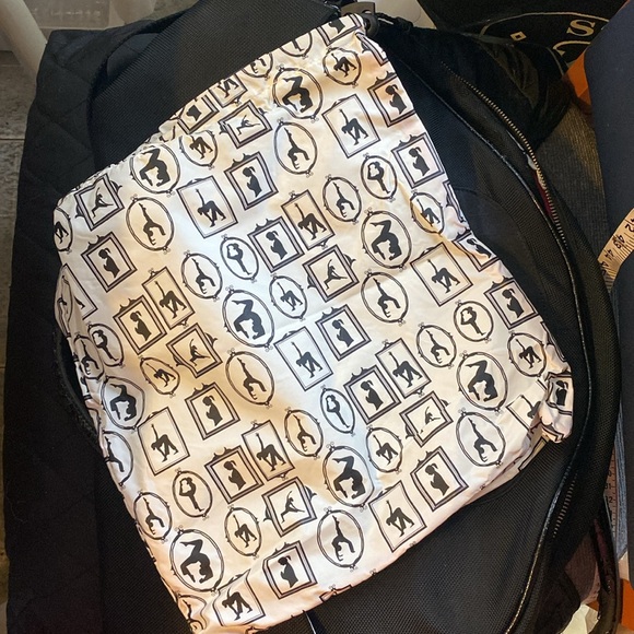 Lululemon 🌸  Duffel Bag / gym bag / Laptop bag / vacation carry-on, etc … - Picture 11 of 14